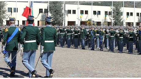 Abusi e violenze sessuali sulle allieve della scuola della Guardia Finanza in Abruzzo: video e foto nella chat Whatsapp interna, tre capitani indagati