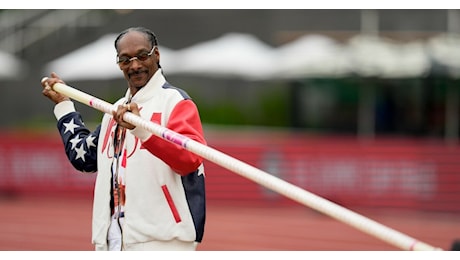 Snoop Dogg alle Olimpiadi: il rapper porterà la fiamma olimpica durante la cerimonia d’apertura