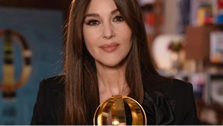 Monica Bellucci Globo d'Oro alla carriera e la dedica al compagno Tim Burton