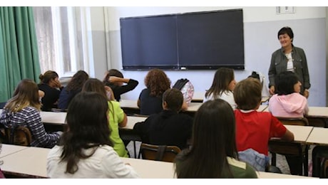 Liceo triestino testa i bagni senza genere, stop della Regione