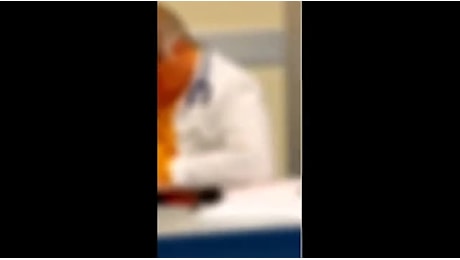 Si addormenta in pronto soccorso mentre il paziente è in barella: il caso a Cerignola