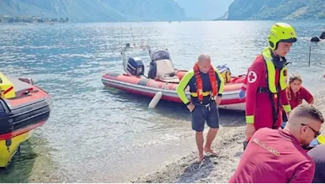 68enne morto nel lago, spaventato non è riuscito a restare a galla. Simonetti: «Con Lario Sicuro facciamo prevenzione»