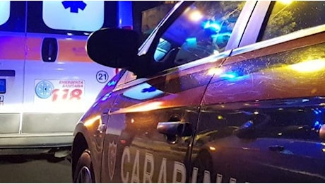 Reagisce alla rapina, 16enne ferito con due coltellate alla gamba vicino a piazza Cavour