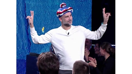 Guardiola ospite da Fazio indossa il cappellino della Sampdoria, ma prima parla dei rossoblù: “Il Genoa è forte…”