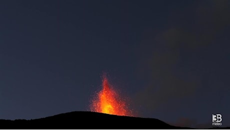 Etna, attività stromboliana in intensificazione: