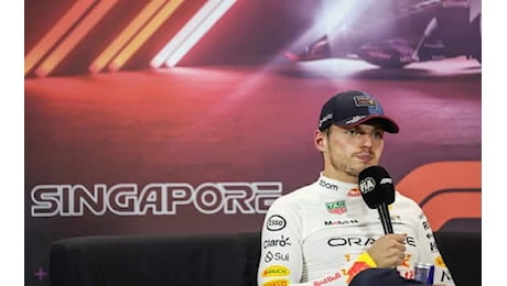 F1, GP Singapore, Verstappen punito per parolacce: la sua reazione in conferenza. Video