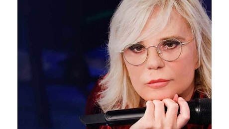 Anticipazioni Amici 24 novembre, studio allibito: chiesta modifica al regolamento