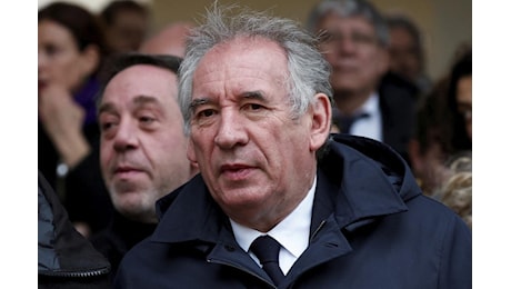 Francia, il premier Bayrou presenta il nuovo governo: chi ha scelto come ministri