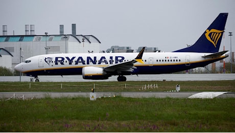 Allarme sul volo Ryanair diretto a Brindisi: problema al sistema protezione dal fuoco