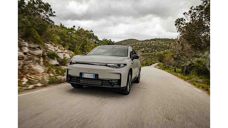 Leapmotor C10 REEV: l’ibrida cinese che abbatte i pregiudizi - Prove Strada - Auto - FormulaPassion Leapmotor C10 REEV: l’ibrida cinese che abbatte i pregiudizi - Prove Strada - Auto - FormulaPassion
