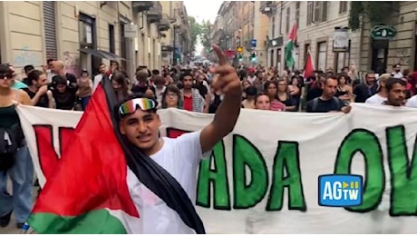 Fiaccolata pro Palestina a Torino: la diretta video