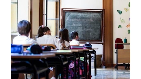 Insegnante picchiata da 30 genitori, la scuola riapre con la vigilanza dei carabinieri