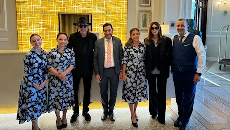 Tim Burton e Monica Bellucci, soggiorno stellare al Grand Hotel Principe di Piemonte