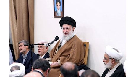Nucleare Iran, Khamenei: Colloqui con Usa sono andati bene