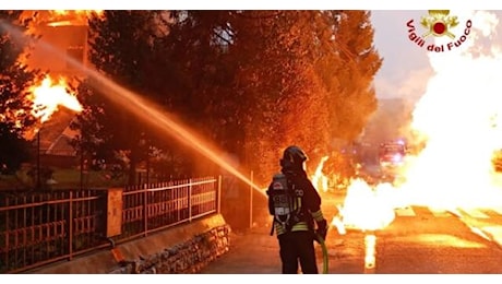 Devastante esplosione: un disperso e palazzo cancellato