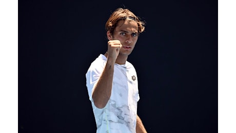 Wimbledon 2024, Cobolli vola al secondo turno: battuto Hijikata in quattro set