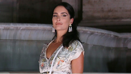 Angelica Donati: l'abito da sposa easy & chic che la figlia di Milly Carlucci ha indossato per il suo principe