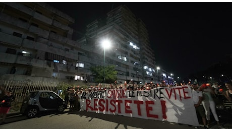 Scampia, crollo Vela Celeste: sussidi agli sfollati per liberare l'Università