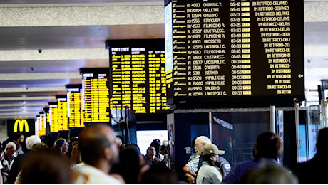 Un chiodo blocca i treni, il giorno nero dei ritardi è costato 40 milioni a 500 mila viaggiatori