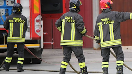 Esplosione in una palazzina, una famiglia sotto le macerie