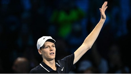 Atp Finals, Sinner batte Fritz con un doppio 6-4. Semifinale un passo