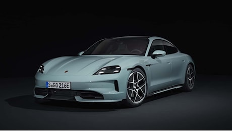 Porsche Taycan, cala la domanda: produzione ridotta, ma niente licenziamenti