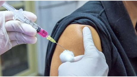 Vaccinazioni antinfluenzali: la Lombardia verso i 2 milioni di dosi somministrate, boom anche per gli hotspot