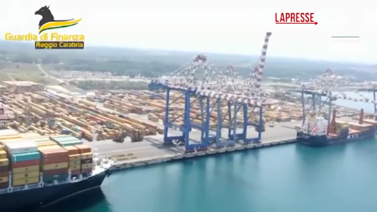 VIDEO Reggio Calabria, sequestrati 788 kg di cocaina al porto di Gioia Tauro