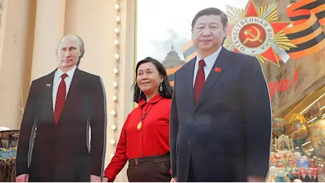 Xi alla parata di Mosca con i soldati cinesi. «Nessuno separerà la Cina dalla Russia»