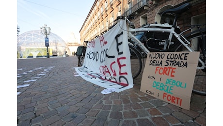 La sicurezza va a pedali: Torino dice no al nuovo codice della strada [VIDEO e FOTO]