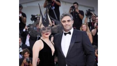 Venezia 81, Lady Gaga e il gesto verso il futuro marito che commuove i fan