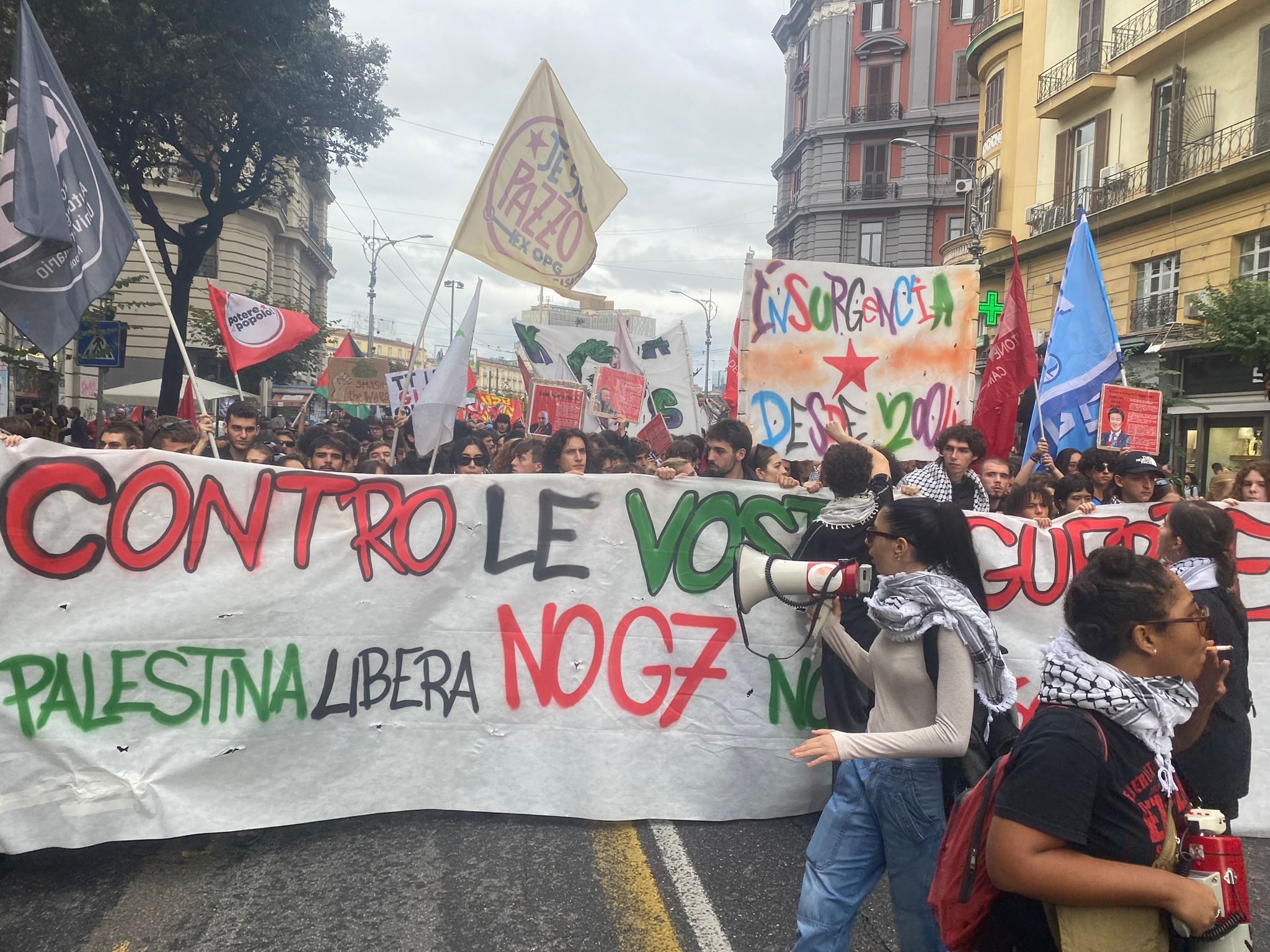 Corteo Contro Il G7 Difesa A Napoli, Scritte Sotto La Sede Di Fratelli ...