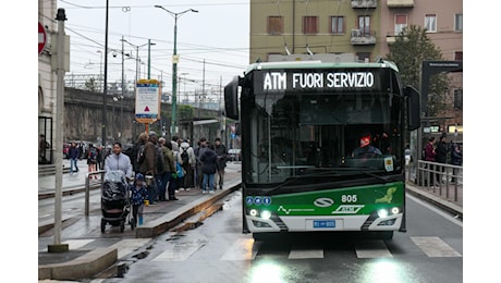 Sciopero 18 ottobre, venerdì nero da trsporti a scuola: orari dello stop nelle città