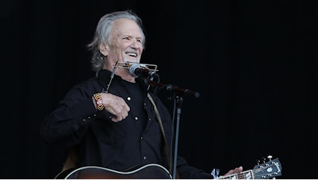 Addio a Kris Kristofferson, famoso artista country e attore