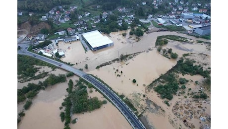 Cronaca meteo. Balcani, alluvione Bosnia. Sale a 19 il bilancio delle vittime, decine i dispersi - Video