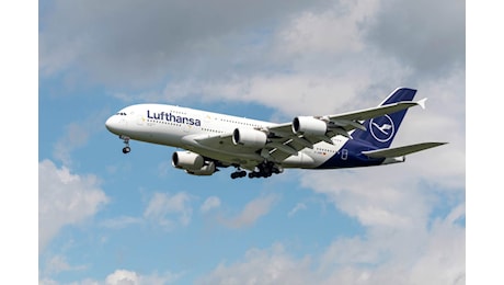 Aerei: così il clima sta diventando l'ennesimo espediente per far volare anche i prezzi (non solo Lufthansa)
