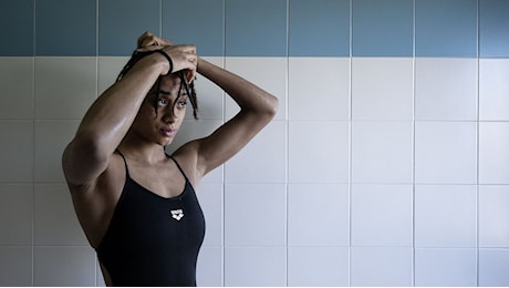 Nuoto: cade record italiano Pellegrini, Sara Curtis vola nei 100