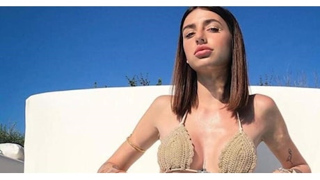 Michelle Comi, bannata la raccolta fondi dell'influencer che voleva rifarsi il seno con i soldi dei suoi fan