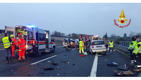 Civitanova, drammatico incidente in autostrada: muore una donna, quattro feriti