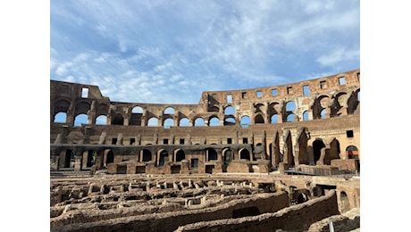 Airbnb porta 16 ‘ospiti gladiatori’ al Colosseo, ma è polemica