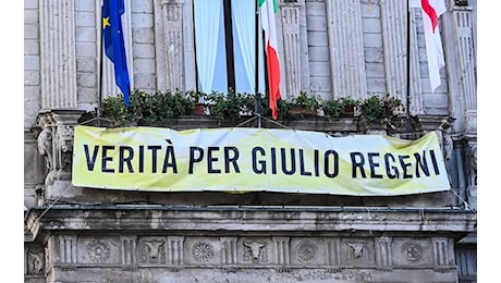 Caso Giulio Regeni, testimone: L'ho visto bendato, sfinito dalla tortura