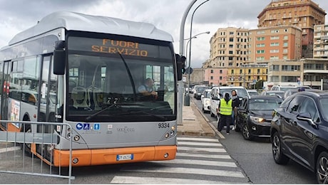 Oggi sciopero del trasporto pubblico, anche a Genova 8 ore senza bus e rete Amt