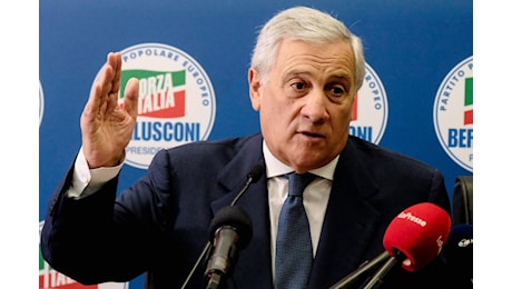 Manovra, Tajani: Non fare guerra alle banche, concordare contributo con il governo