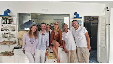 Jennifer Lopez si gode la Costiera: tappa alla Gavitella a Praiano e a Lo Scoglio a Nerano