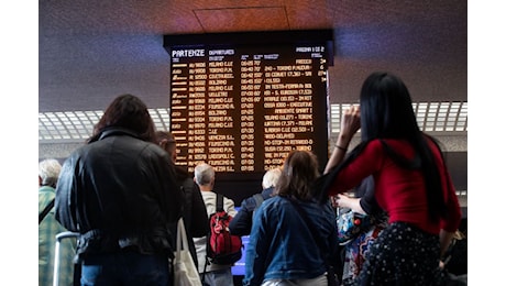 Caos trasporti, cancellati oltre 100 treni