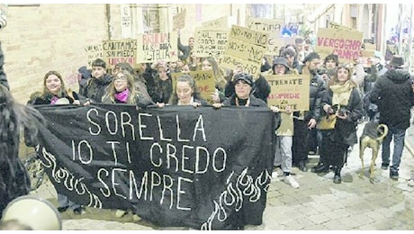 Macerata, corteo contro la violenza di genere: «Strade piene e facciamo rumore»