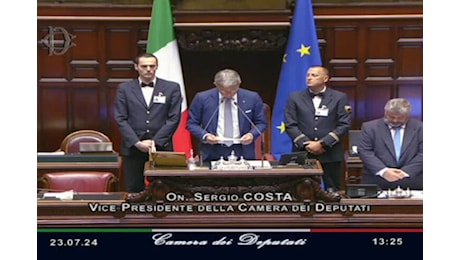 Crollo a Scampia, alla Camera un minuto di silenzio per le vittime