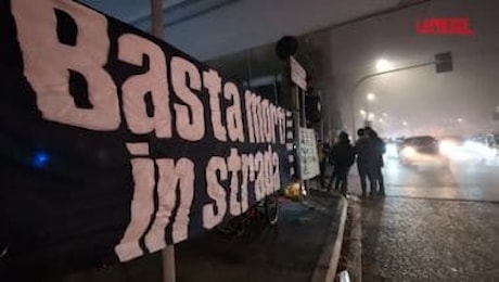 Milano, manifestazione sul luogo dell'incidente: Basta morti in strada