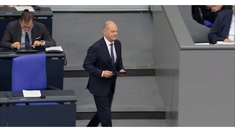 IL VIDEO. Germania, Scholz difende la stretta sui migranti: Una grande svolta