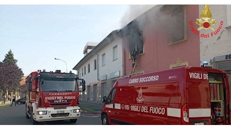 Va a fuoco un appartamento a Cesano Maderno: morto un 52enne intrappolato dalle fiamme, grave la madre